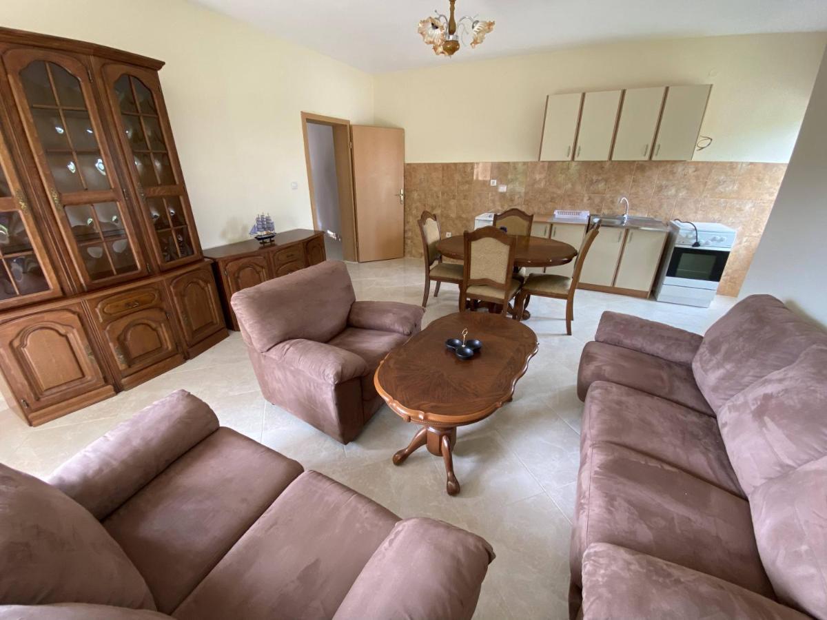 Guest House Koliqi - Hotel & Apartments Ulcinj Esterno foto