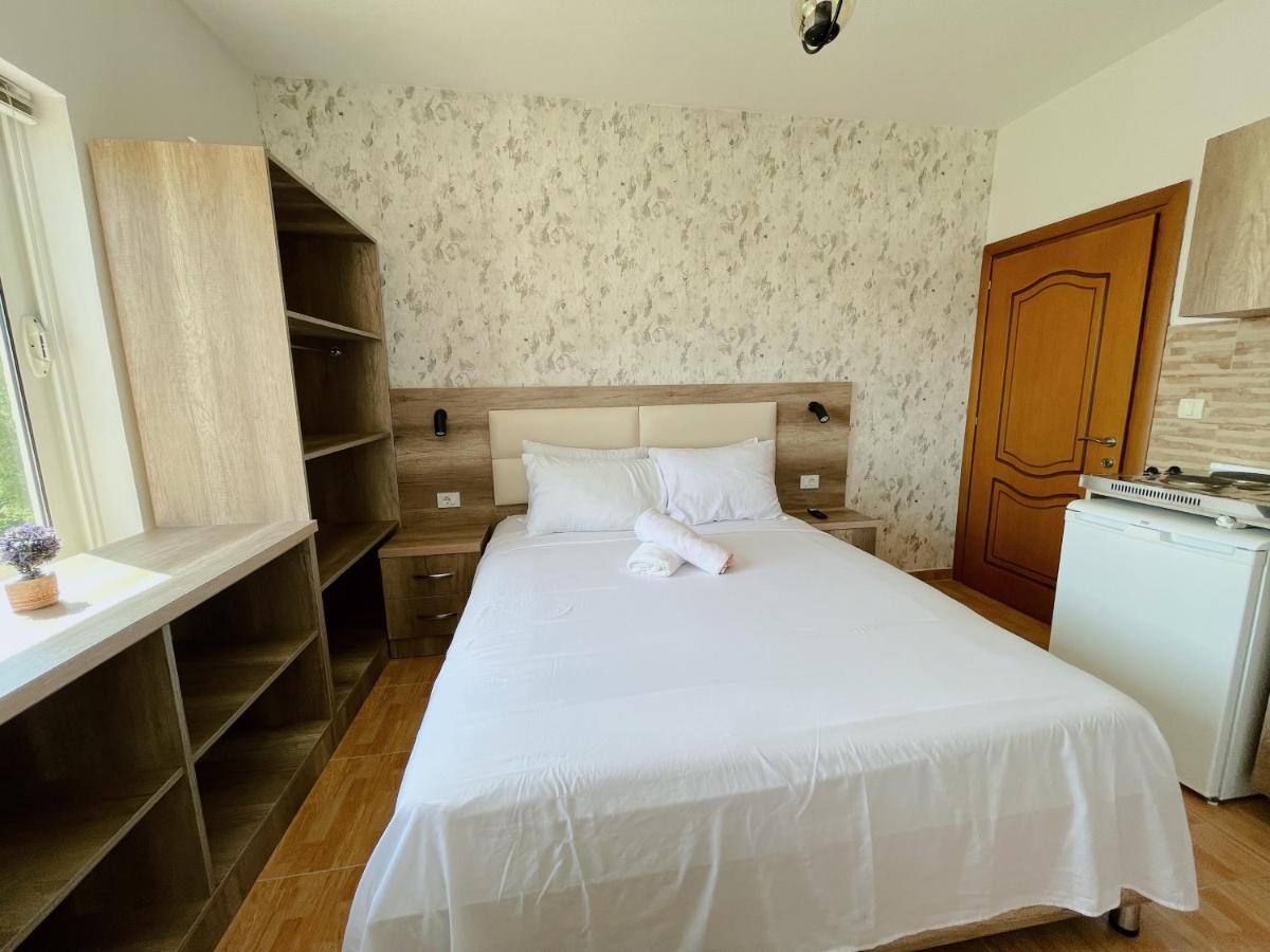 Guest House Koliqi - Hotel & Apartments Ulcinj Esterno foto