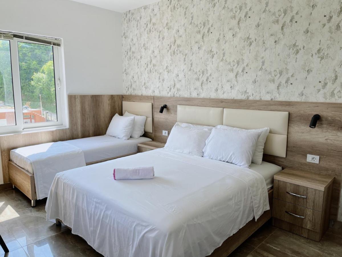 Guest House Koliqi - Hotel & Apartments Ulcinj Esterno foto