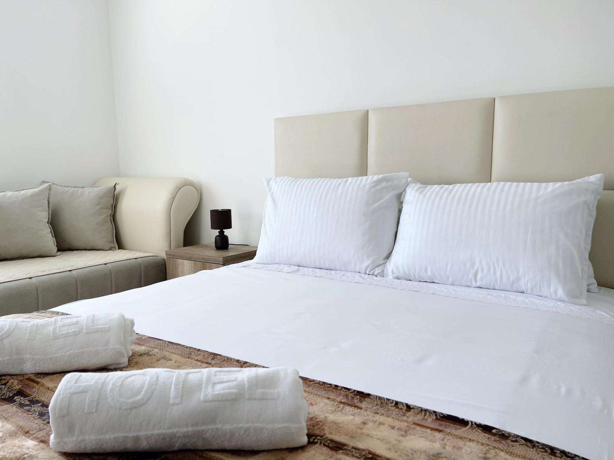 Guest House Koliqi - Hotel & Apartments Ulcinj Esterno foto