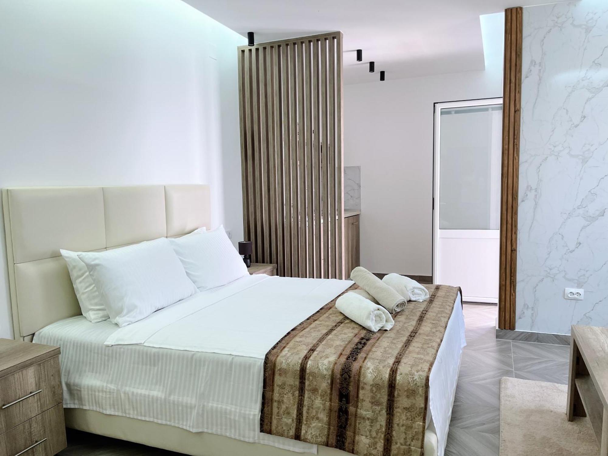 Guest House Koliqi - Hotel & Apartments Ulcinj Esterno foto