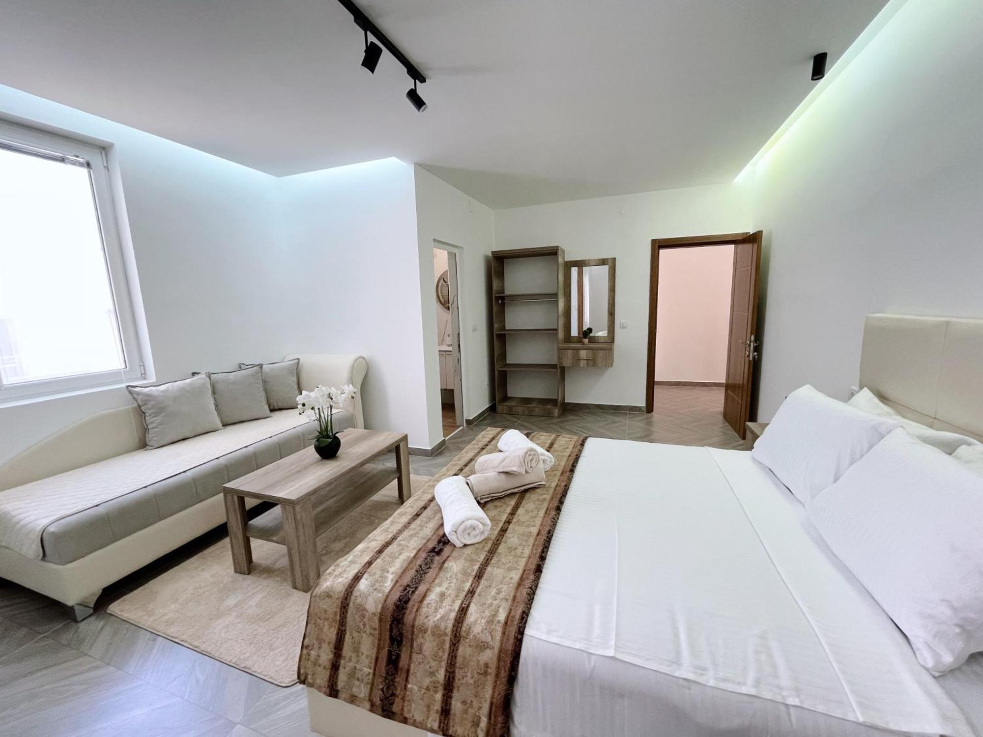 Guest House Koliqi - Hotel & Apartments Ulcinj Esterno foto