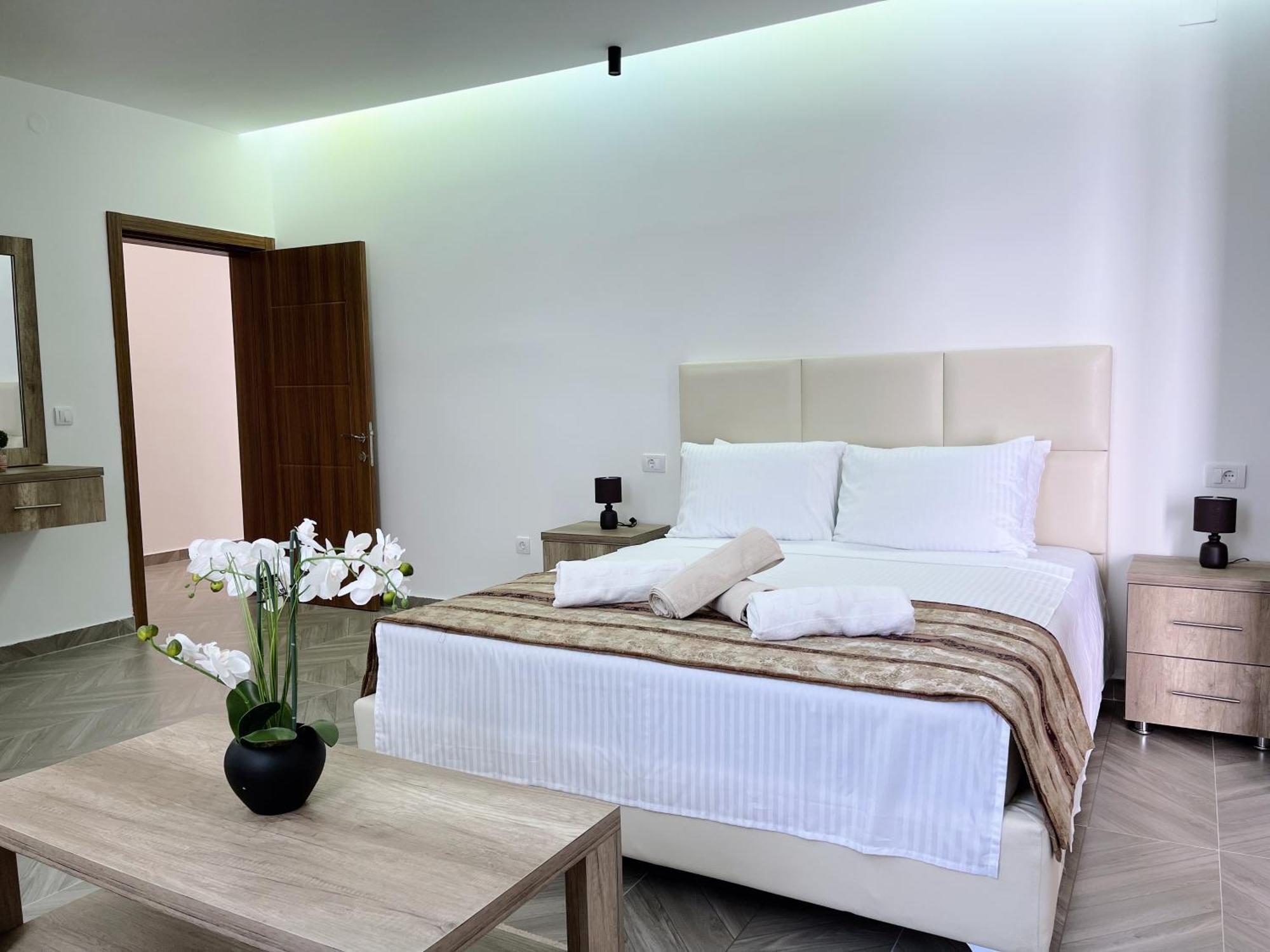 Guest House Koliqi - Hotel & Apartments Ulcinj Esterno foto