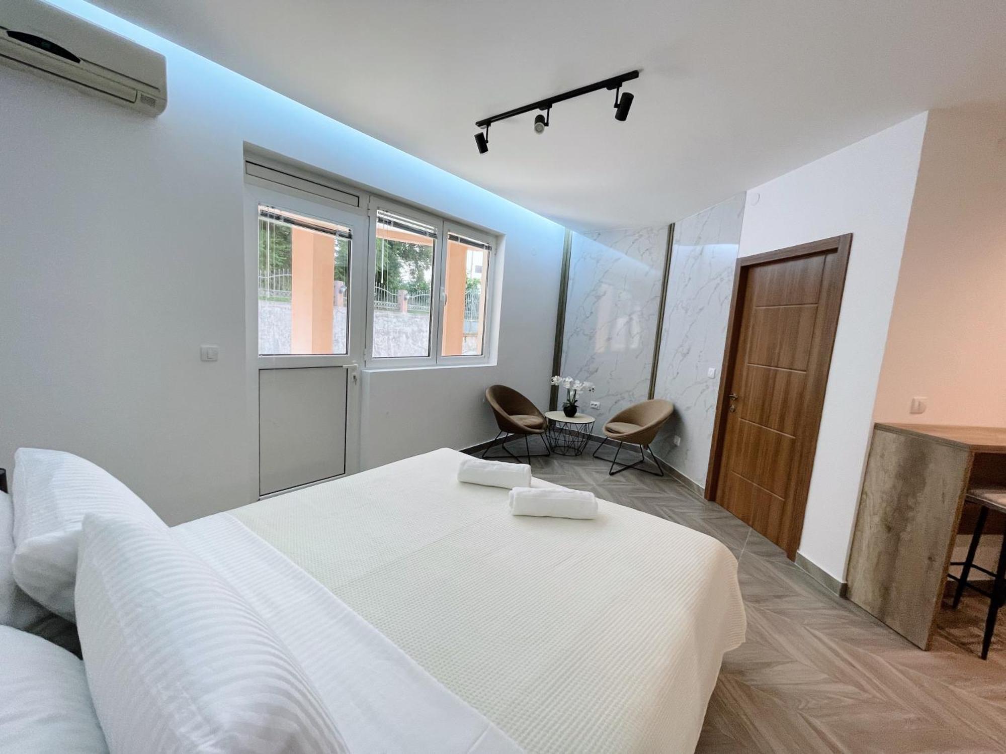 Guest House Koliqi - Hotel & Apartments Ulcinj Esterno foto