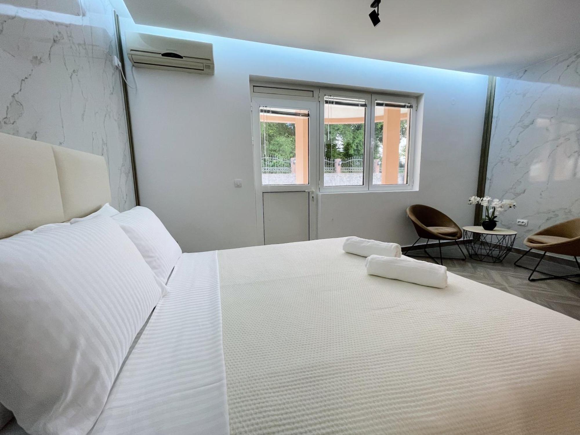 Guest House Koliqi - Hotel & Apartments Ulcinj Esterno foto