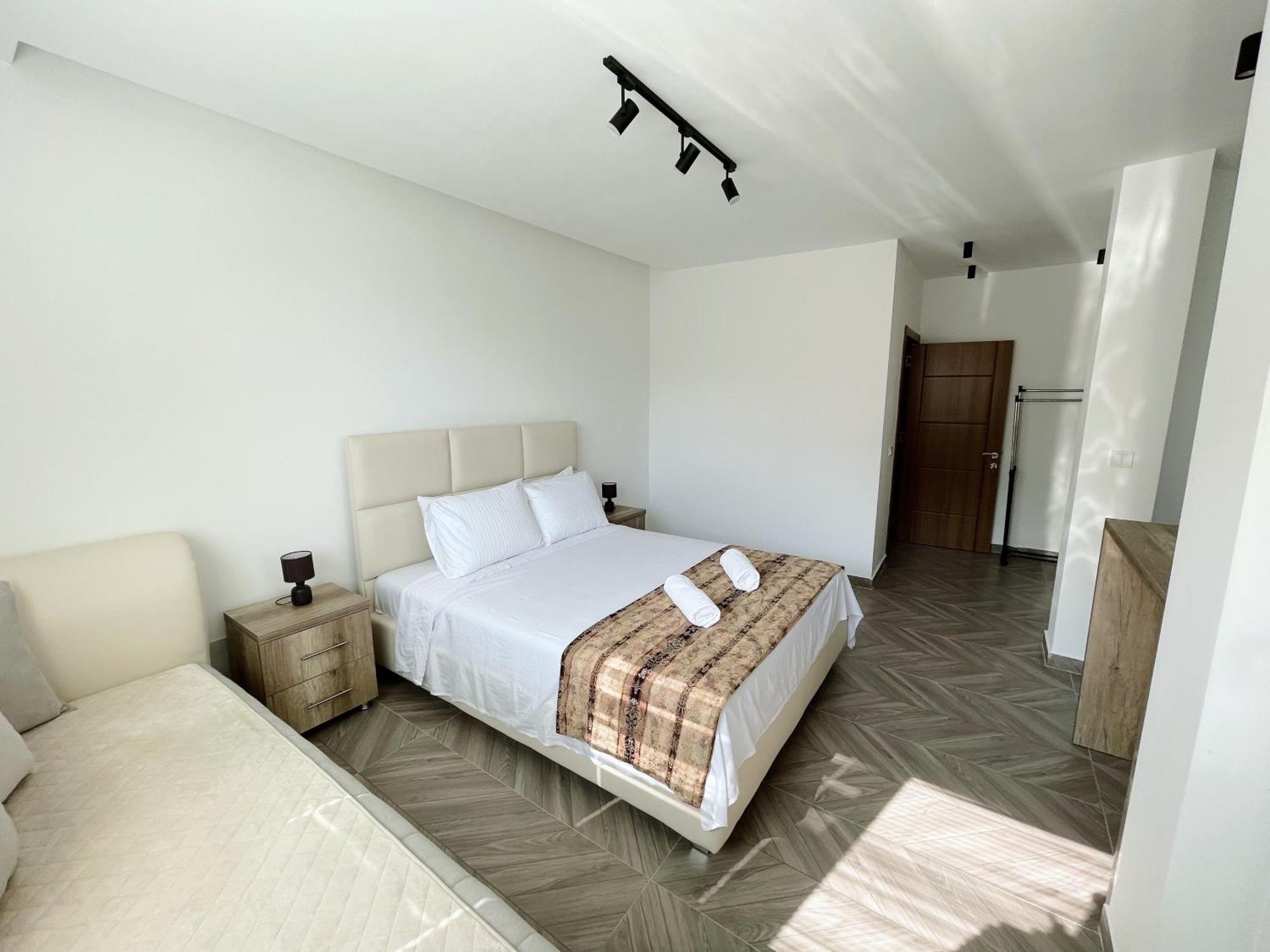 Guest House Koliqi - Hotel & Apartments Ulcinj Esterno foto