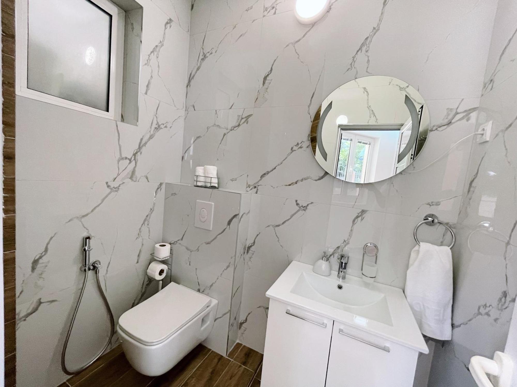 Guest House Koliqi - Hotel & Apartments Ulcinj Esterno foto